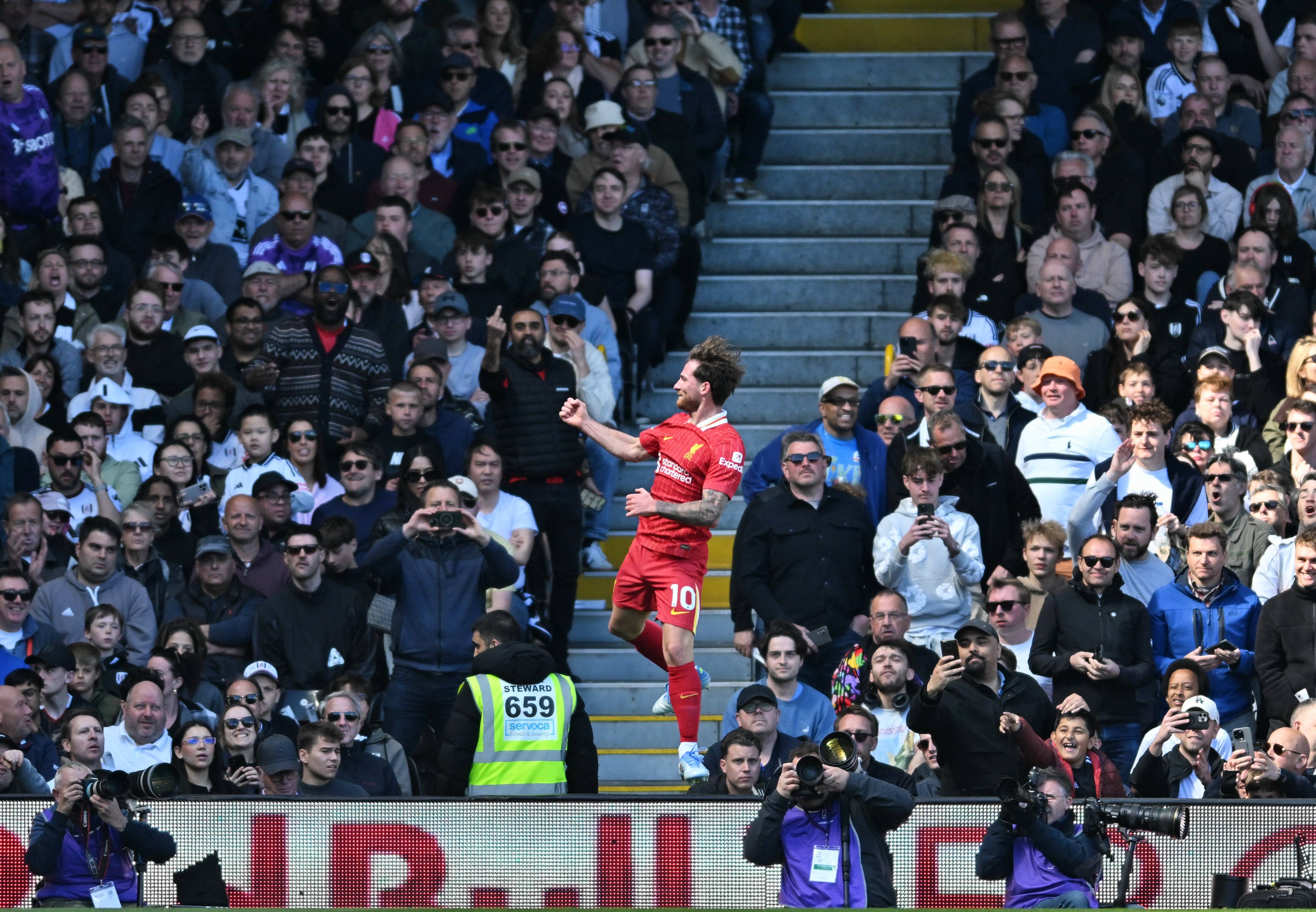 利物浦2-1击败富勒姆，保持不败记录